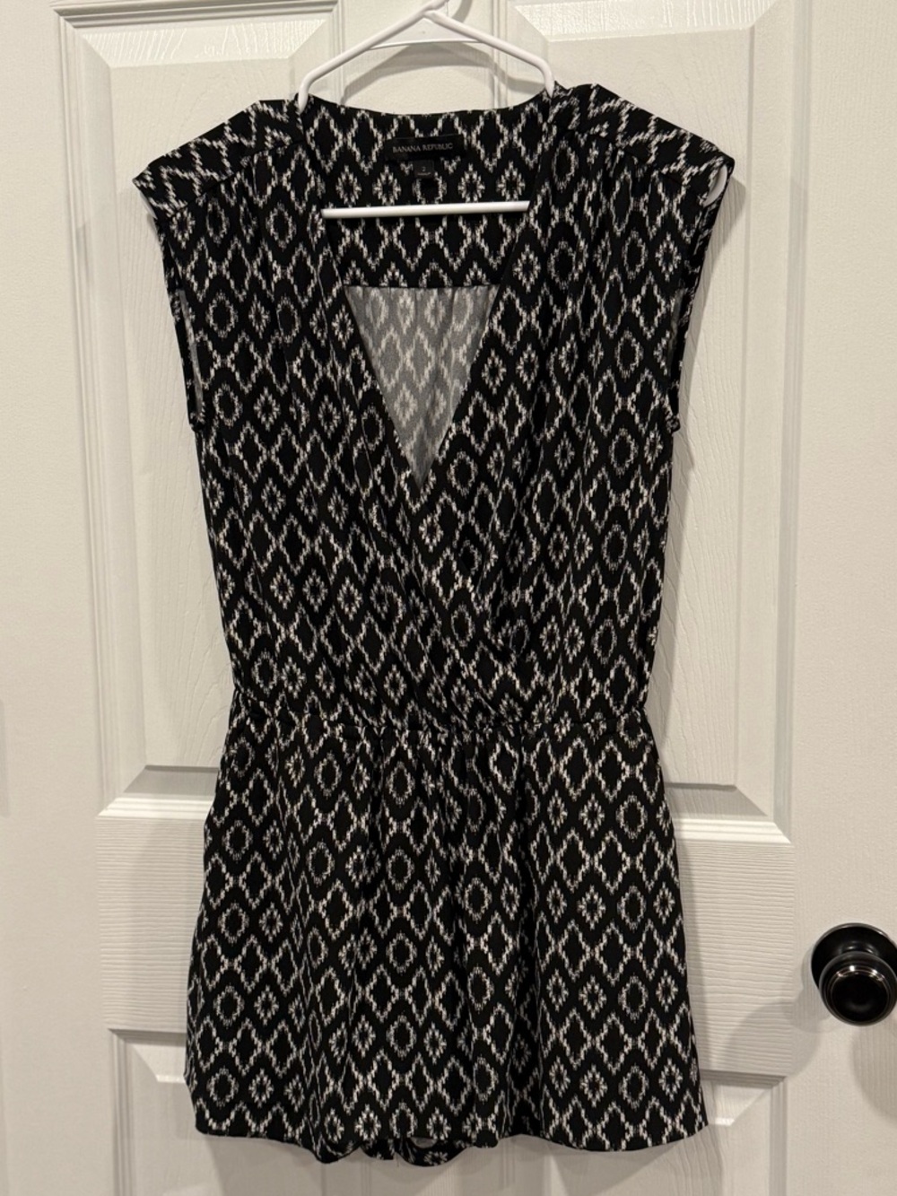 Banana Republic short sleeve V-Neck Romper